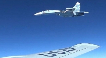 Chỉ trong 24 giờ, tiêm kích Su-27 hai lần hộ tống máy bay ném bom Mỹ