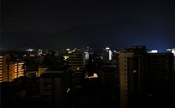 Venezuela: Giao thông công cộng và các dịch vụ tê liệt vì mất điện