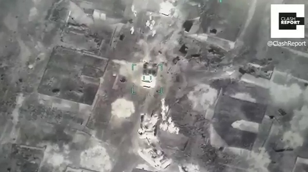 Cận cảnh UAV Thổ Nhĩ Kỳ đánh bom đoàn xe quân sự Syria