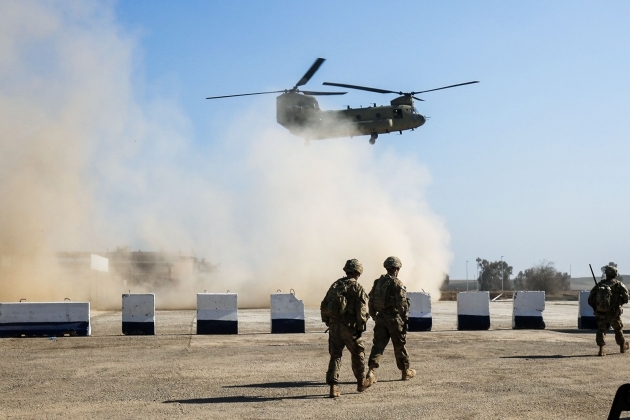 Mỹ sơ tán binh sĩ khỏi các căn cứ ở Iraq và Syria