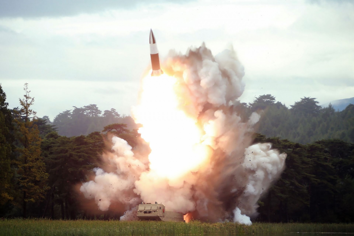 Thủ tướng Nhật Bản chỉ đạo phân tích vụ phóng tên lửa của Triều Tiên