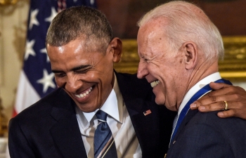 Ông Obama chúc mừng Tổng thống Biden về gói cứu trợ Covid-19