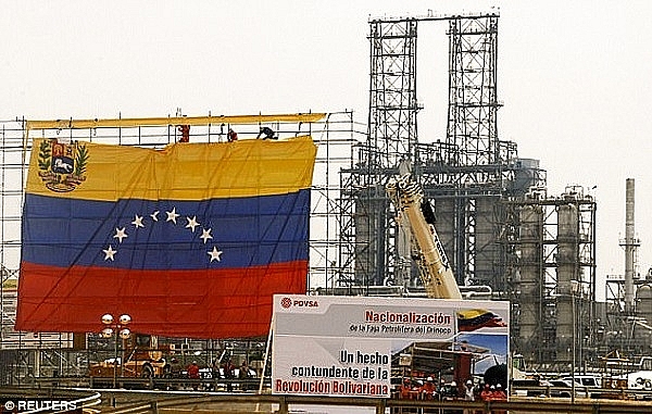 Sản lượng dầu Venezuela giảm 30.000 thùng sau vụ nổ đường ống