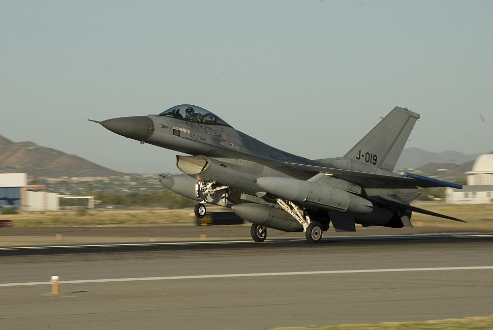 Hy hữu: Tiêm kích F-16 của Hà Lan tự bắn chính mình