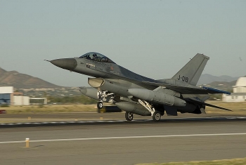 Hy hữu: Tiêm kích F-16 của Hà Lan tự bắn chính mình