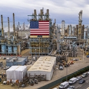 Mỹ điều tra các giao dịch dầu thô đáng ngờ