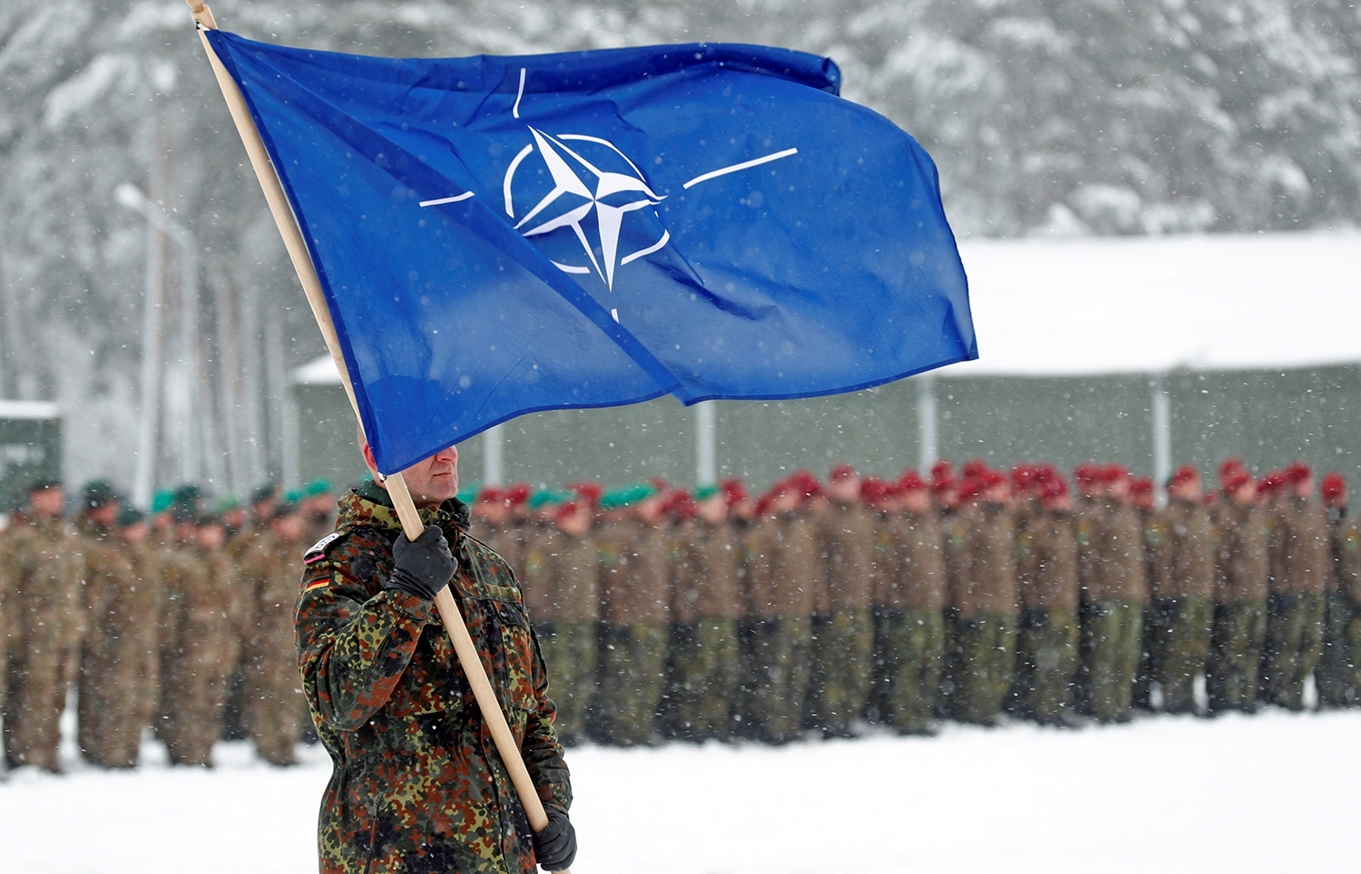 Leo thang căng thẳng Nga - Ukraine, NATO điều 37.000 quân tới gần Crimea