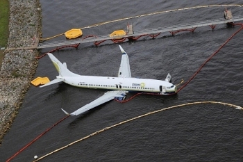 Mỹ điều tra nguyên nhân vụ máy bay Boeing 737 lao xuống sông