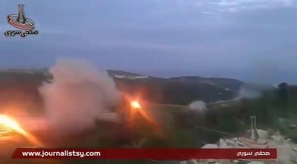 Quân đội Syria tấn công phiến quân ở Latakia bằng tên lửa mới