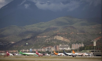 Mỹ đình chỉ mọi chuyến bay tới Venezuela