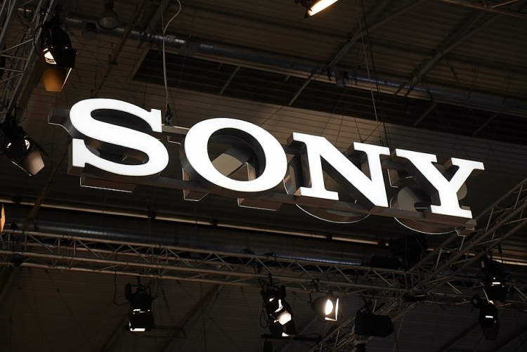 sony ra mat smartphone man hinh gap dau tien vao nam 2020