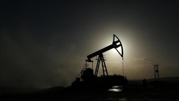 Giá dầu giảm vì căng thẳng Mỹ - Trung tiếp tục leo thang