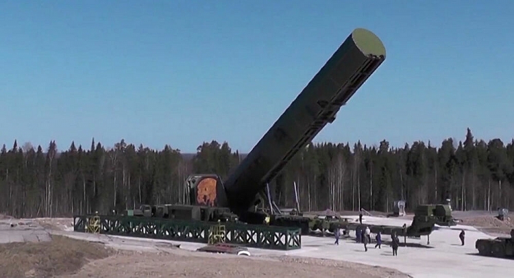 Tổ hợp tên lửa phóng từ hầm phóng “Sarmat” RS-28 của Nga với tên lửa đạn đạo xuyên lục địa hạng nặng nhiên liệu lỏng (