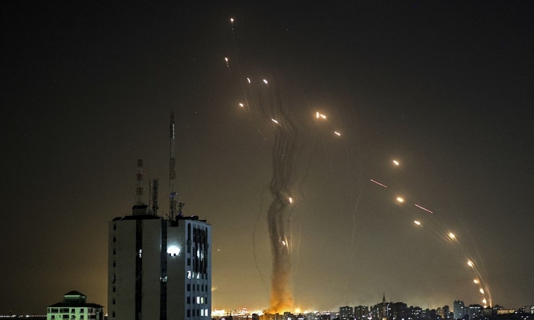 Hệ thống Iron Dome phóng đạn đánh chặn rocket Hamas đêm 11/5. 