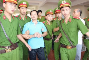 Luật sư của Võ Văn Minh xin hoãn phiên tòa vì... bận