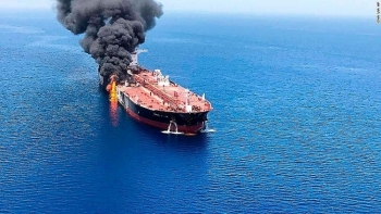 Mỹ nói có bằng chứng Iran gỡ thủy lôi trên tàu dầu