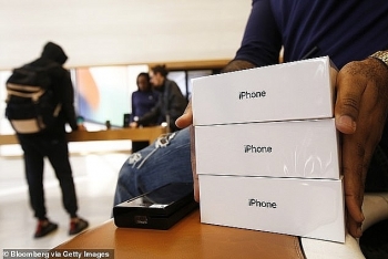 Giá bán iPhone 11 có thể tăng 300 USD