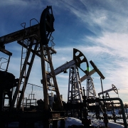 Bản tin Dầu khí 1/9: Tồn kho dầu thô tại Mỹ tăng trước cuộc họp OPEC+