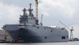 Pháp bán tàu chiến cho Nga bất chấp phản đối của Anh, Mỹ
