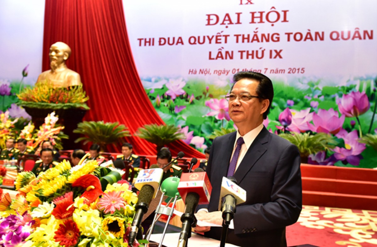 Thủ tướng Nguyễn Tấn Dũng tới dự và phát biểu tại Đại hội Thi đua Quyết thắng toàn quân lần thứ IX. 