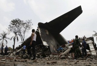 Indonesia điều tra cáo buộc vận tải cơ C-130 chở khách trái phép