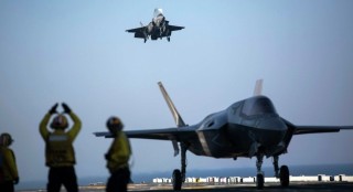 Australia nói không với tiêm kích F-35B
