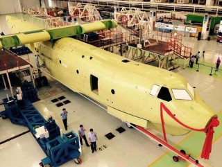 Trung Quốc tiến hành lắp ráp thủy phi cơ lớn nhất thế giới