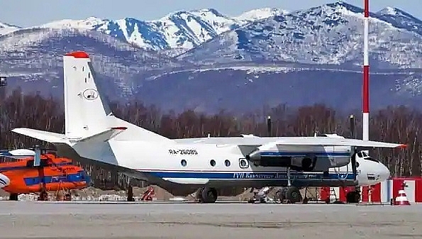 Một chiếc An-26 số hiệu RA-26085 được nhìn thấy ở Petropavlovsk-Kamchatsky