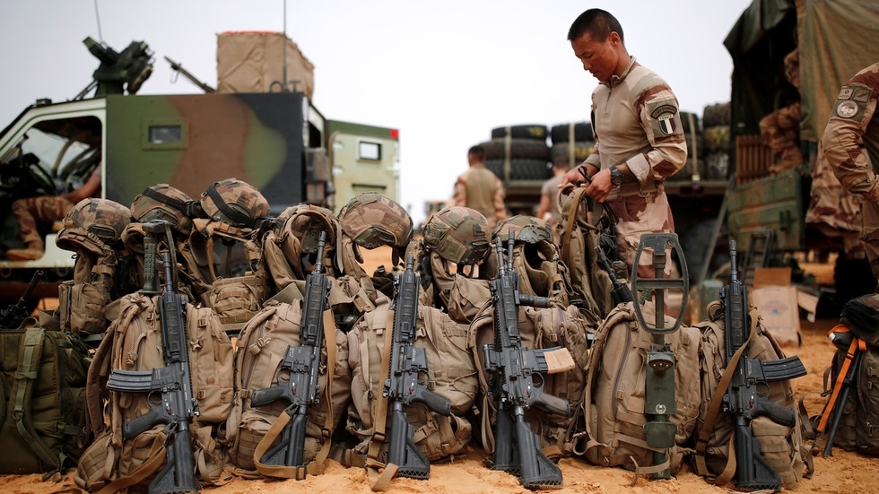 Pháp đóng cửa 3 căn cứ quân sự tại Mali