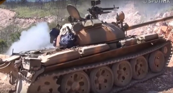 Đoàn xe tăng của quân đội Syria tiến đánh thị trấn Kabani