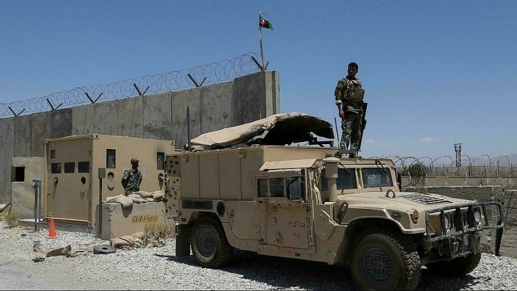 Lực lượng an ninh Afghanistan đang nỗ lực để giữ các thành phố và thị trấn quan trọng trong bối cảnh Taliban đã chiếm được thủ phủ tỉnh thứ hai trong 24 giờ. 