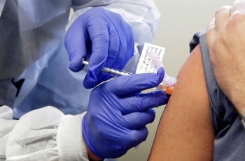 Đức: Hơn 8.000 người nghi bị tiêm nước muối sinh lý thay vaccine ngừa Covid-19