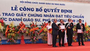 Ý kiến xung quanh chức danh "Giáo sư, Phó Giáo sư"