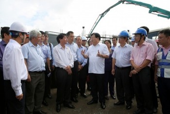 Phó Thủ tướng Trịnh Đình Dũng chỉ đạo các giải pháp bảo đảm điện cho miền Nam