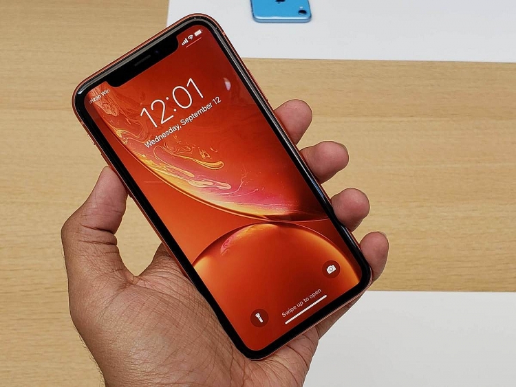 can canh iphone xr 2 sim nhieu mau sac