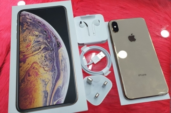 iPhone XS Max xách tay về Việt Nam trước thời điểm lên kệ, bán giá 79 triệu đồng