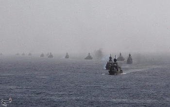 200 tàu chiến Iran diễu hành trên Vịnh Ba Tư giữa căng thẳng với Mỹ
