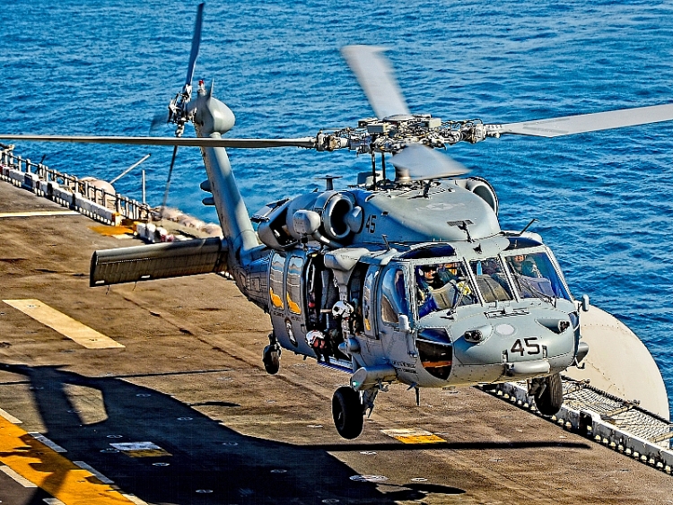 Một chiếc trực thăng đa nhiệm MH-60S.