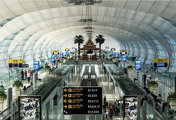 sân baySân bay Quốc tế  Suvarnabhumi, Bangkok, Thái Lan. 