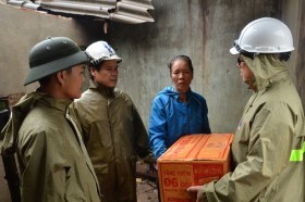 Công ty Lọc Hóa dầu Bình Sơn: Giúp dân khắc phục hậu quả của bão Nari