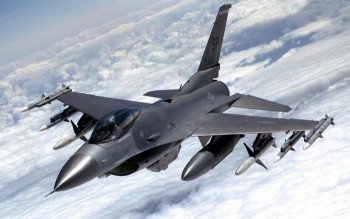 Tiêm kích F-16 tránh chiến đấu cơ Nga trên không phận Syria