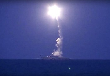 Tên lửa hành trình Nga phóng từ chiến hạm Gepard giống của Việt Nam