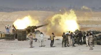 [VIDEO] Iraq nã pháo hạng nặng vào mục tiêu IS