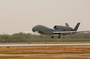 Hàn Quốc bắt đầu sản xuất phụ tùng cho UAV Global Hawk