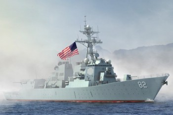 [Chùm ảnh] Sức mạnh tàu khu trục Mỹ đang áp sát đảo nhân tạo