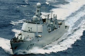 Sức mạnh chiến hạm Lan Châu 'nghênh đón' USS Lassen