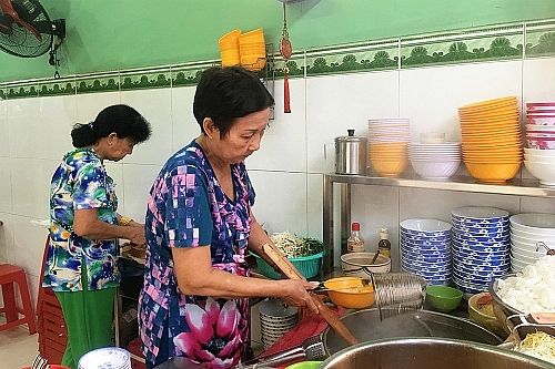 Quán mì gốc Hoa hơn nửa thế kỷ ở chợ cơ khí Sài Gòn