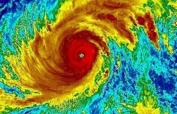 Tin bão mới nhất: Philippines nâng cảnh báo bão Yutu lên mức báo động đỏ