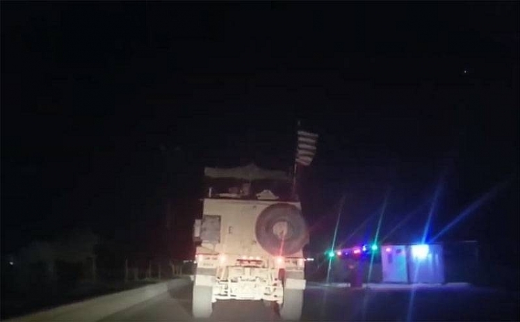 Lực lượng Mỹ được trực thăng hộ tống di chuyển đến Deir ez-Zor