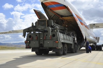 Thổ Nhĩ Kỳ chính thức thử S-400, làm gia tăng căng thẳng với Mỹ